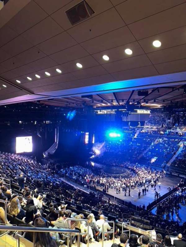 Madison Square Garden, bloc: 227, rangée: 10, place: 2