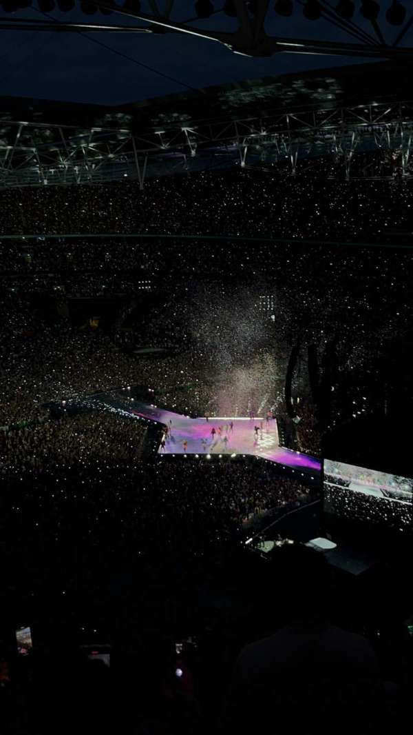 Wembley Stadium, bloc: 545, rangée: 27, place: 152