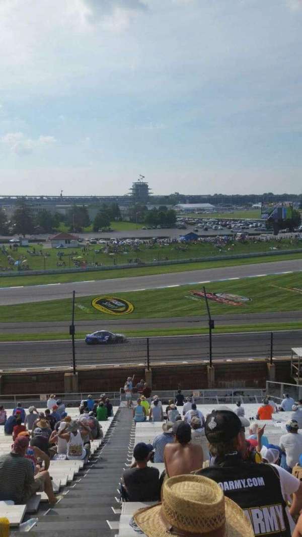 Indianapolis Motor Speedway, bloc: 32, rangée: QQ, place: 1