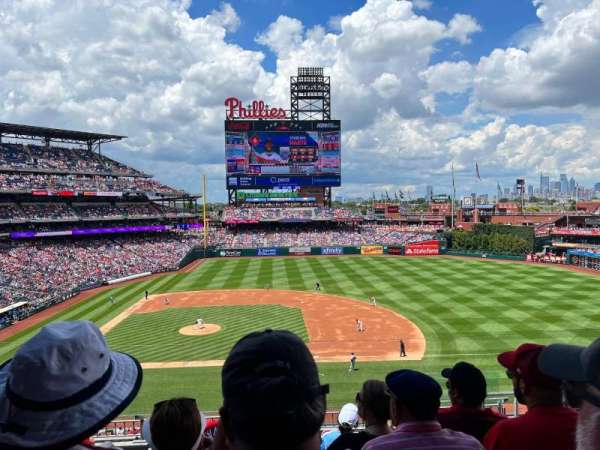Citizens Bank Park, bloc: 216, rangée: 6, place: 3