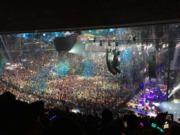 Madison Square Garden, bloc: 214, rangée: 12, place: 12
