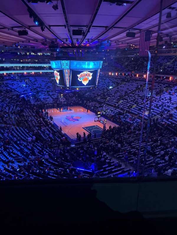 Madison Square Garden, bloc: 414, rangée: 1, place: 18