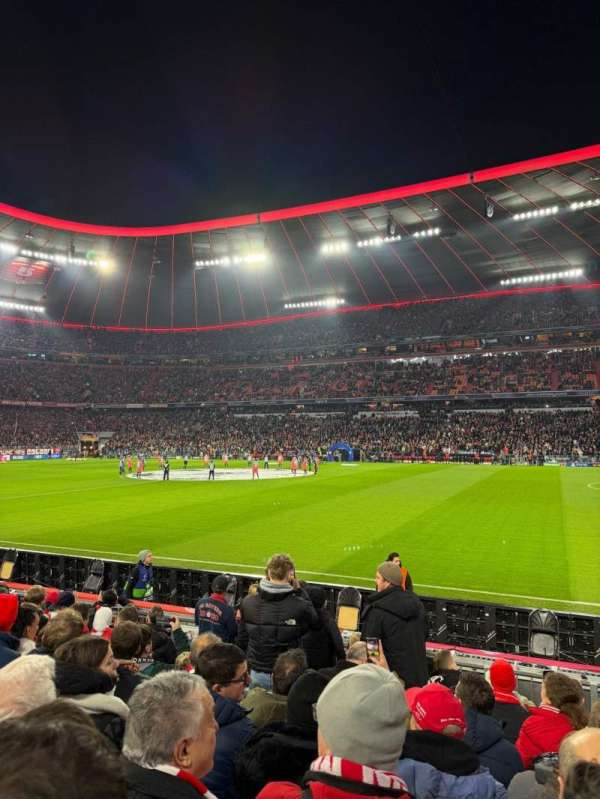 Allianz Arena, bloc: 124, rangée: 8