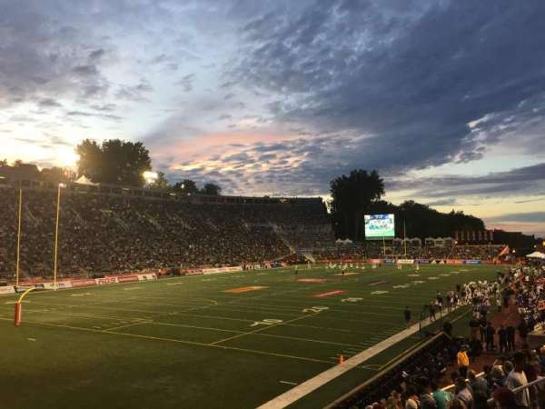 Percival Molson Memorial Stadium, bloc: Z1, rangée: 10, place: 20