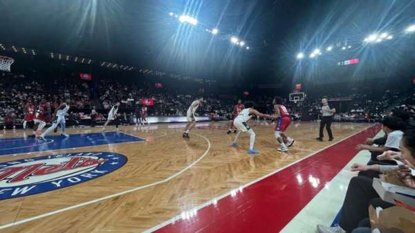 Place Bell, bloc: Courtside, rangée: A, place: 12