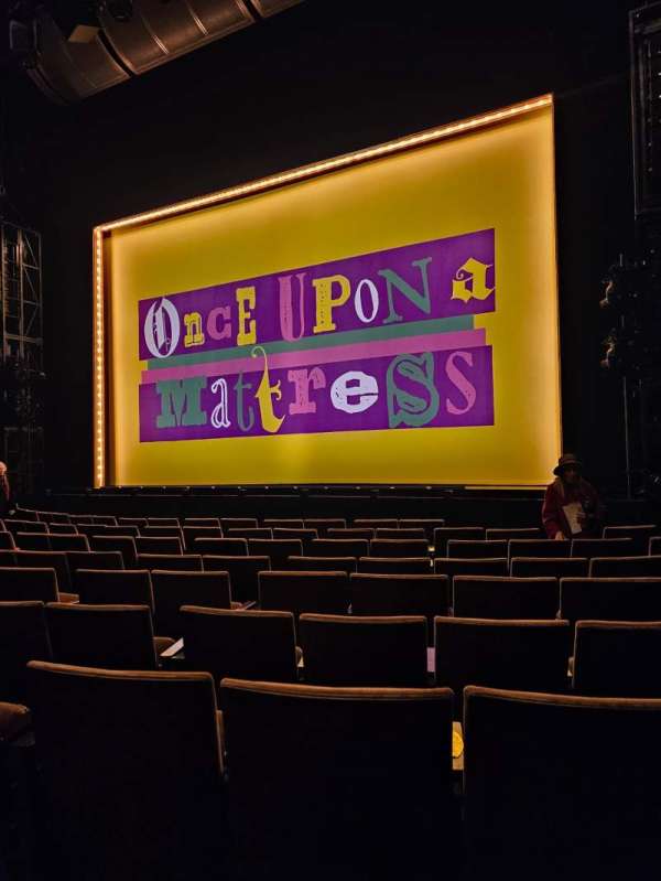 Ahmanson Theatre, bloc: Orchestra, rangée: G, place: 9