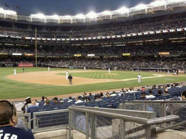 Yankee Stadium, bloc: 127b, rangée: 16, place: 3