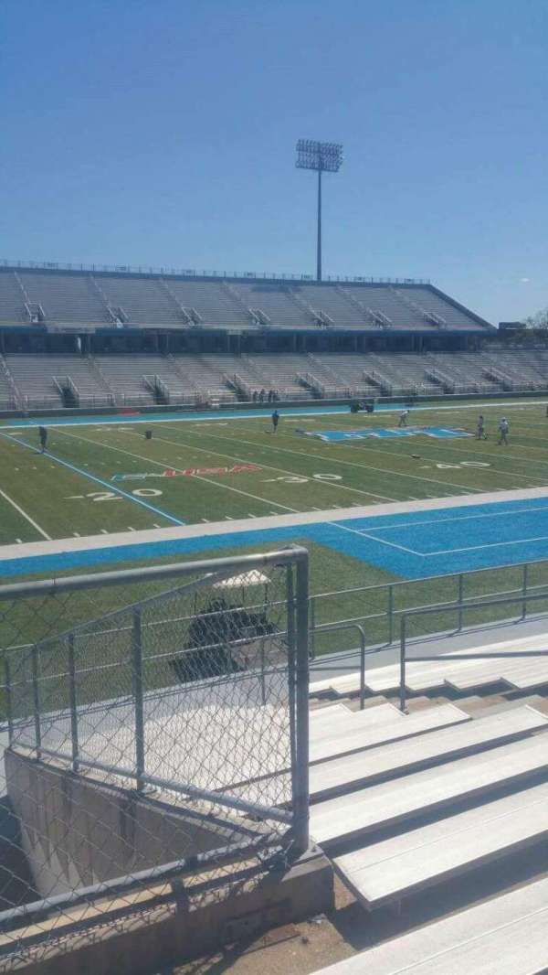 Johnny Red Floyd Stadium, bloc: 1T, rangée: 13, place: bleacher
