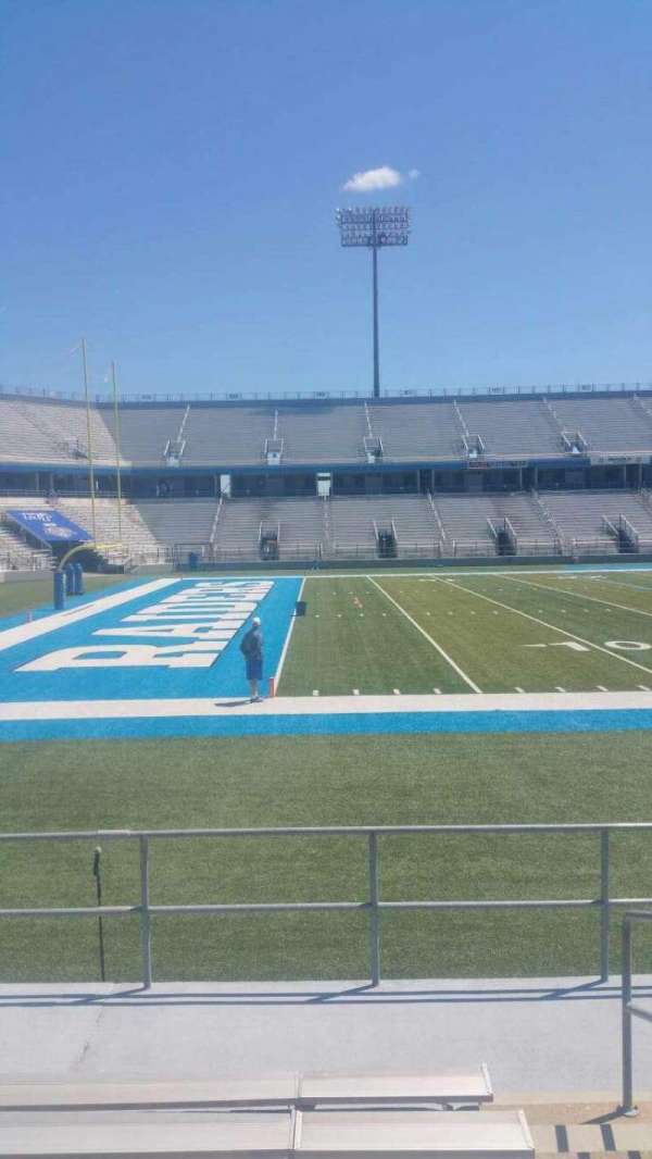 Johnny Red Floyd Stadium, bloc: 2T, rangée: 7, place: bleacher