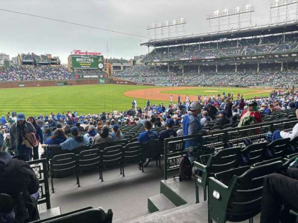 Wrigley Field, bloc: 206, rangée: 4, place: 15