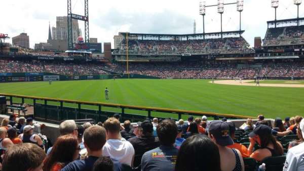 Comerica Park, bloc: 144, rangée: M, place: 19