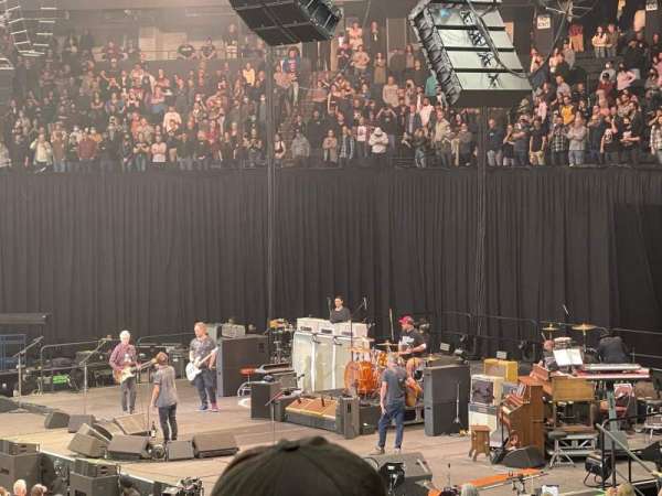 Oakland Arena, bloc: 128, rangée: 16, place: 5