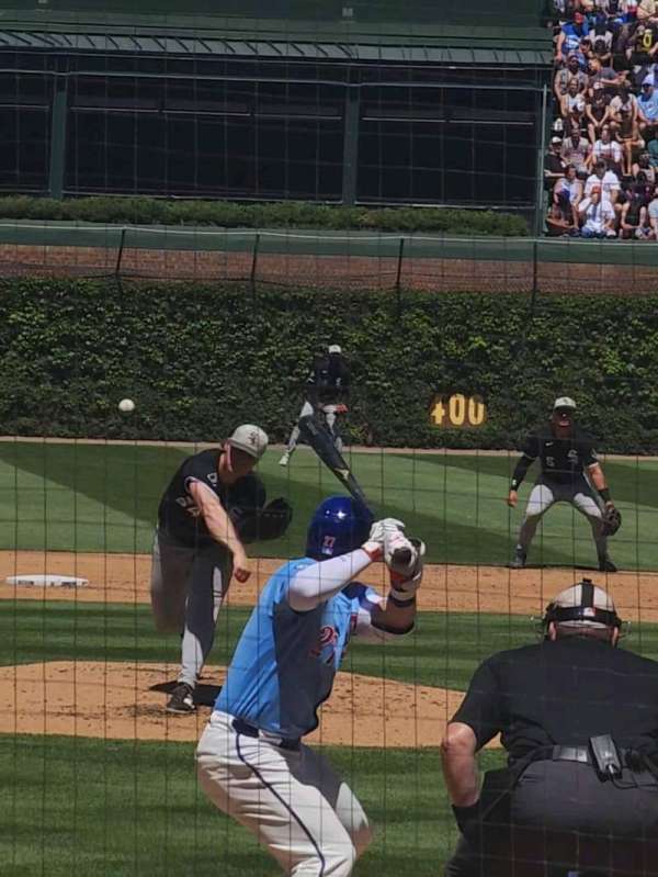 Wrigley Field, bloc: 18, rangée: 13, place: 15