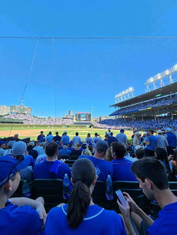 Wrigley Field, bloc: 13, rangée: 10, place: 7