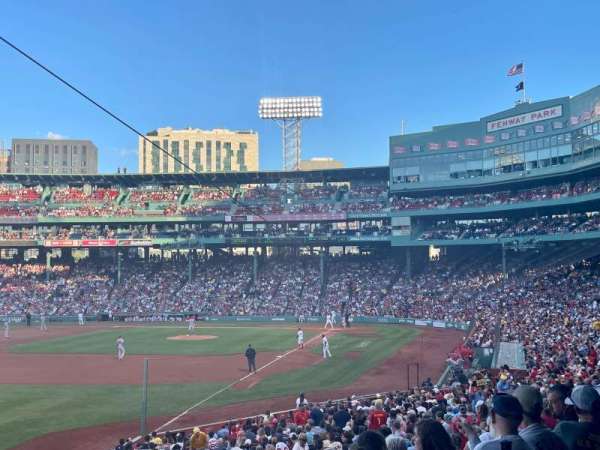 Fenway Park, bloc: Grandstand 32, rangée: 3, place: 4