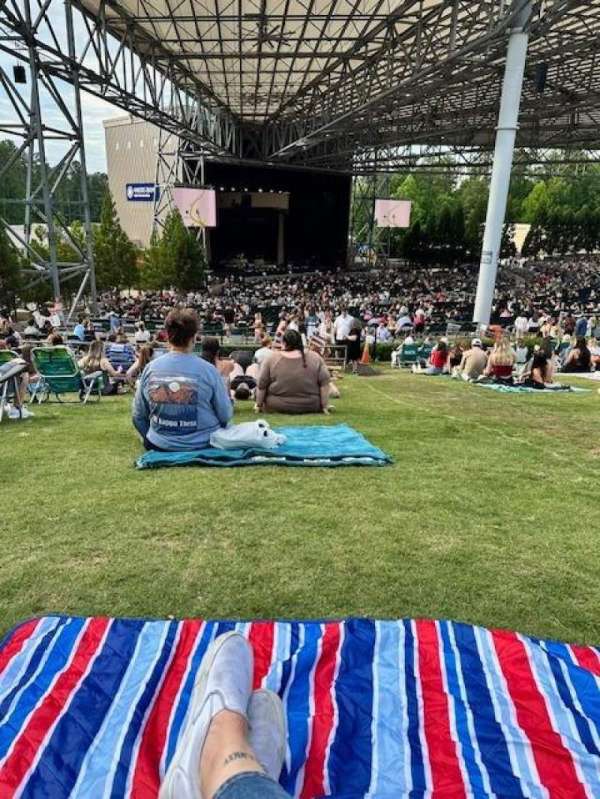 Ameris Bank Amphitheatre, bloc: Lawn