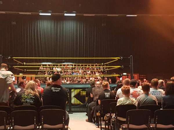 Brighton Centre, bloc: ESTALL, rangée: A, place: 24