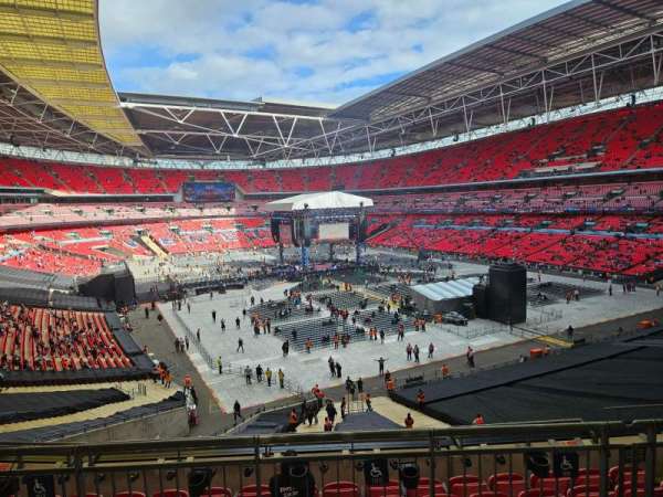 Wembley Stadium, bloc: 243, rangée: 8, place: 100