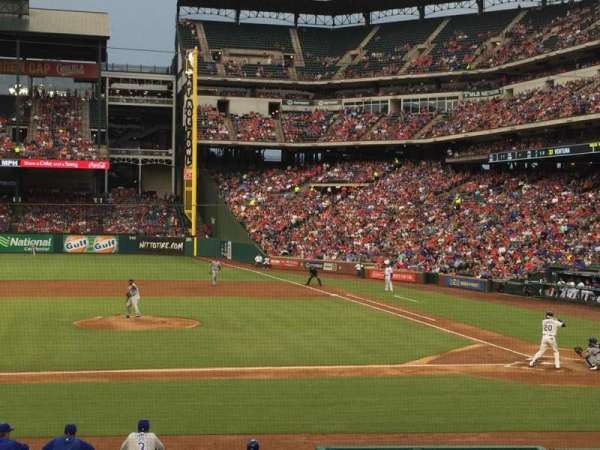 Globe Life Park in Arlington, bloc: 20, rangée: 16, place: 6