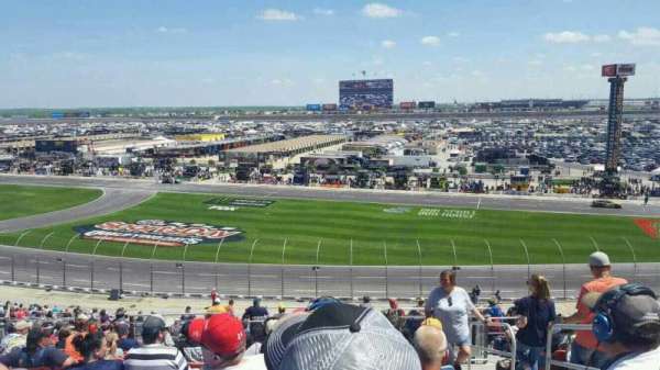 Texas Motor Speedway, bloc: PU115, rangée: 43, place: 16