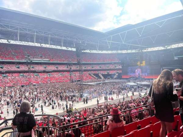 Wembley Stadium, bloc: 105, rangée: 35, place: 72