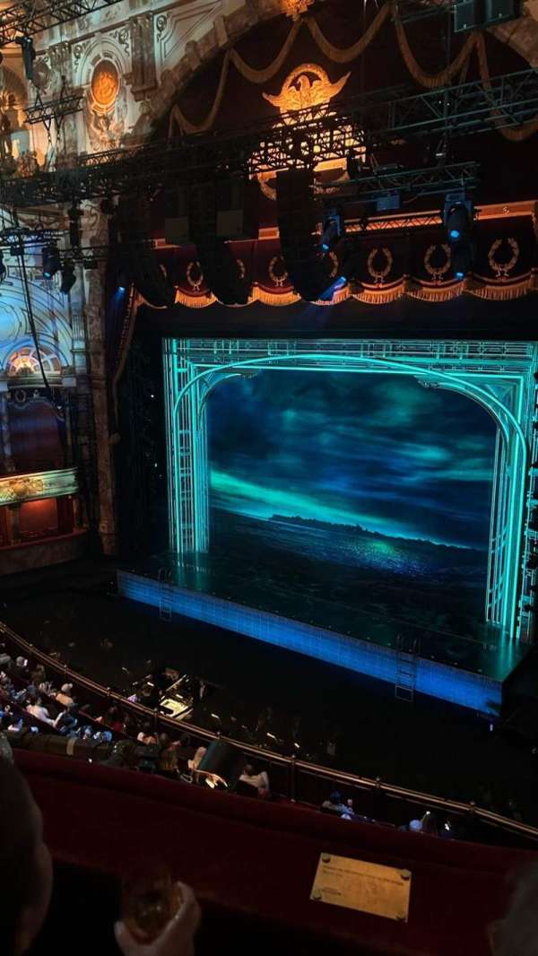 London Coliseum, bloc: Upper Circle, rangée: B, place: 3