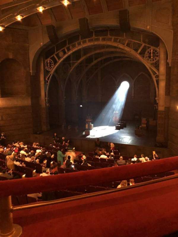 Lyric Theatre, bloc: Dress Circle R, rangée: A, place: 6