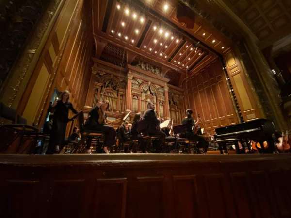 Jordan Hall at the New England Conservatory, bloc: Orchestra Left, rangée: A, place: 11