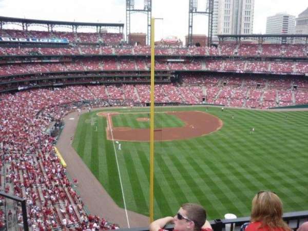 Busch Stadium, bloc: 128, rangée: 4, place: 1