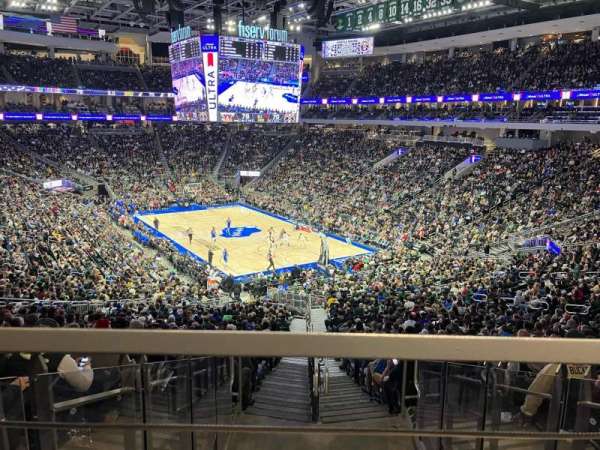 Fiserv Forum, bloc: 114, rangée: 34, place: 1