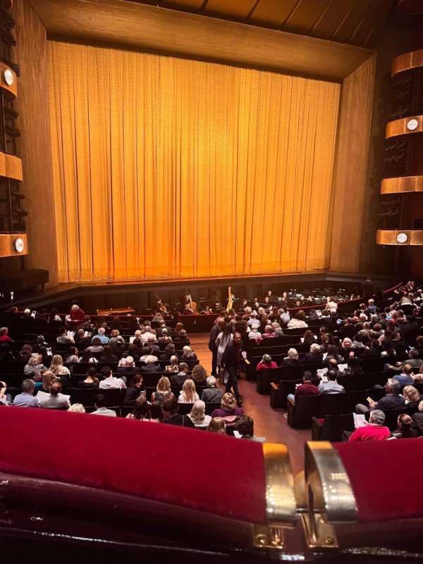 David H. Koch Theater, bloc: First Ring L, rangée: A, place: 17