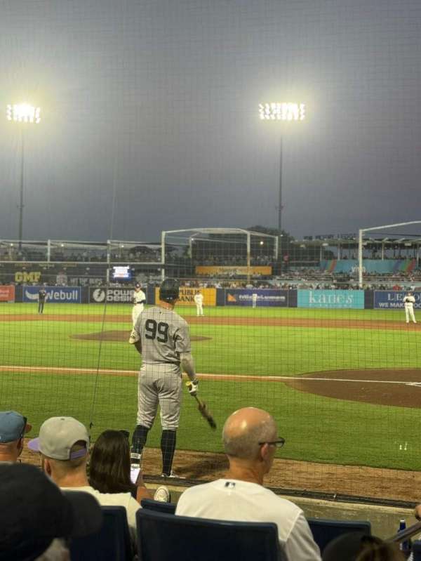 George M. Steinbrenner Field, bloc: 114, rangée: CC, place: 3