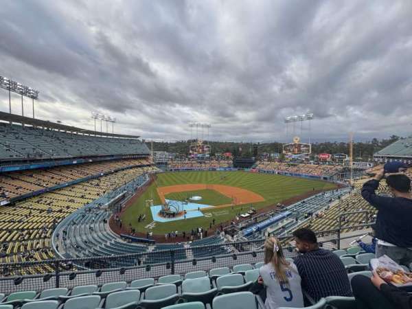 Dodger Stadium, bloc: 6RS, rangée: E, place: 14