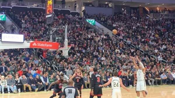 Fiserv Forum, bloc: 119, rangée: 4, place: 6