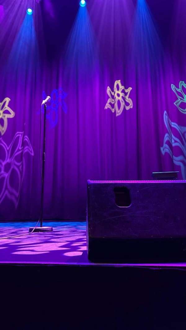 Athenaeum Theatre, Melbourne, bloc: Stalls, rangée: AA, place: 8