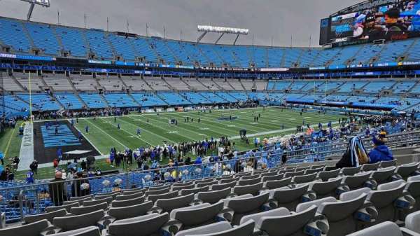 Bank of America Stadium, bloc: 320, rangée: 9, place: 13