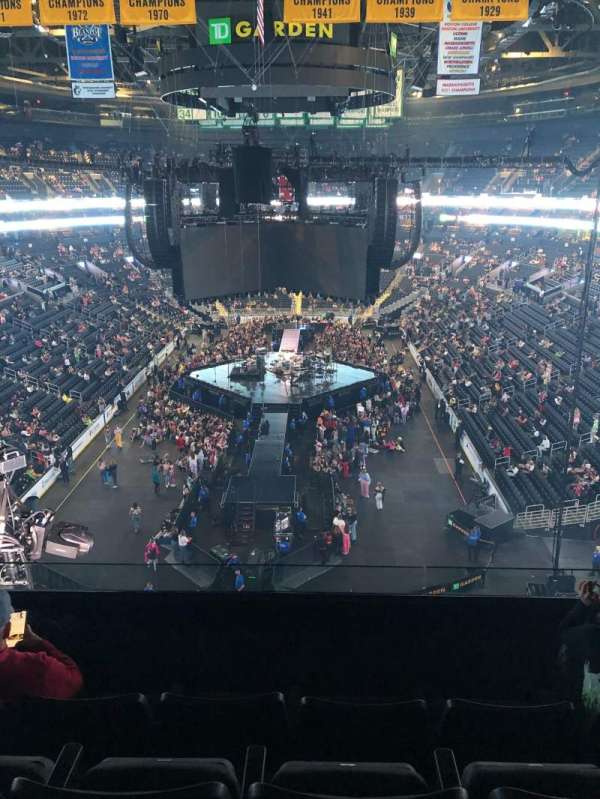 TD Garden, bloc: 323, rangée: 4, place: 13