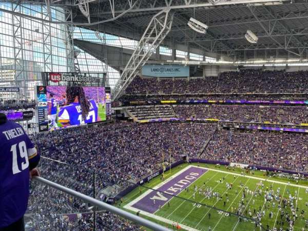 U.S. Bank Stadium, bloc: 341, rangée: 2, place: 23