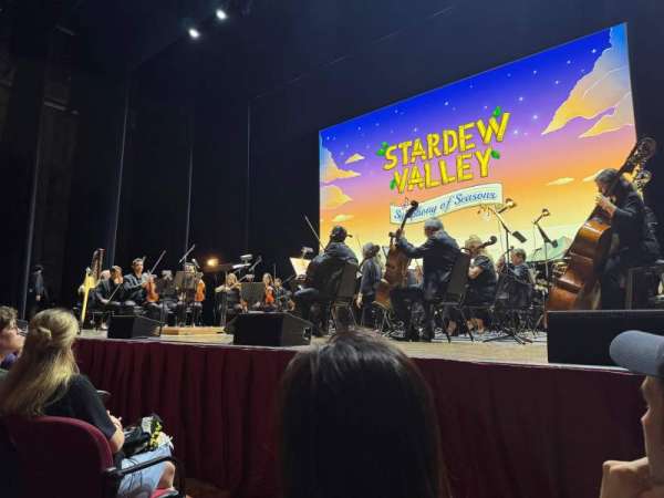 Wang Theatre, bloc: Orchestra Pit R, rangée: 3, place: 12