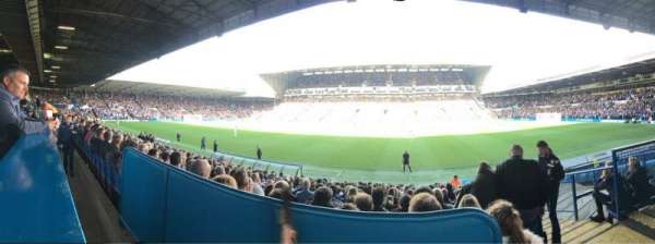 Elland Road, bloc: West Stand Hospitality, rangée: A, place: 123