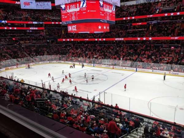 Capital One Arena, bloc: 202, rangée: A, place: 11