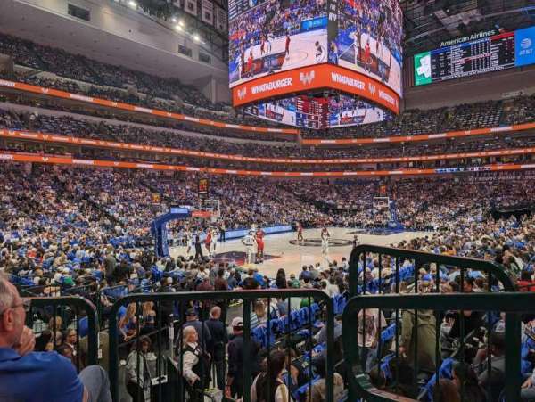 American Airlines Center, bloc: 110, rangée: H, place: 3