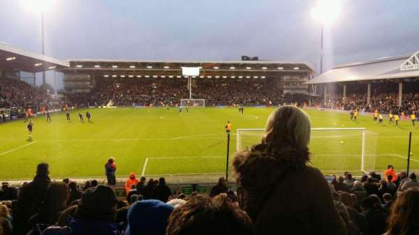 Craven Cottage, bloc: P4, rangée: W, place: 90