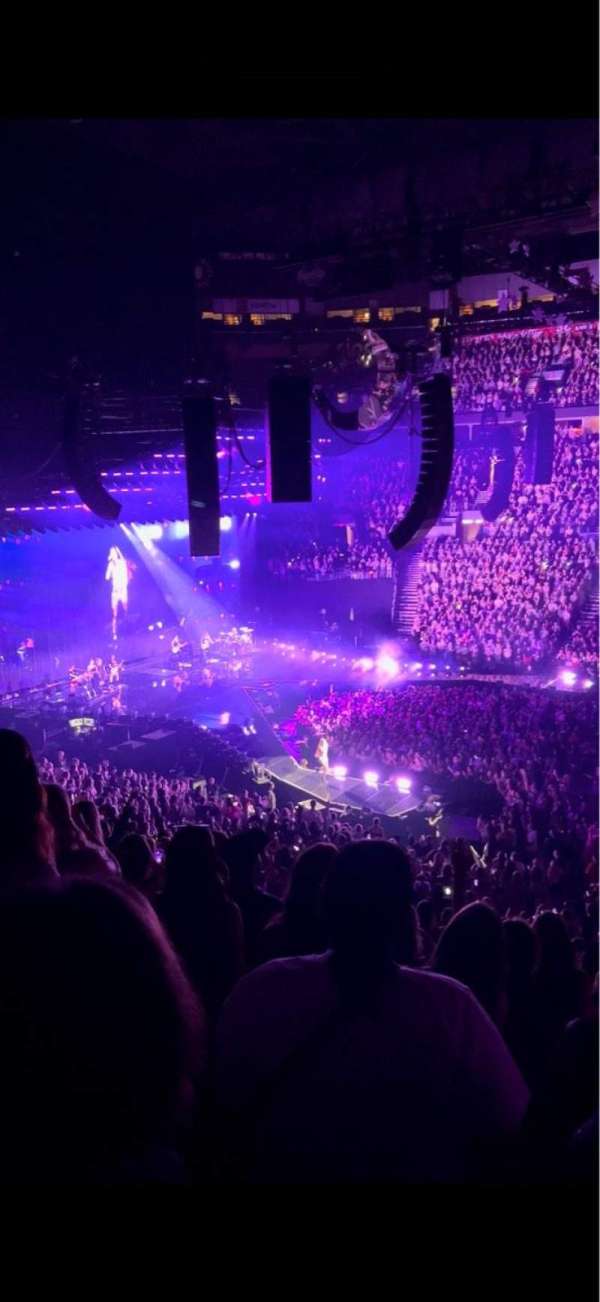 Moda Center, bloc: 201, rangée: F