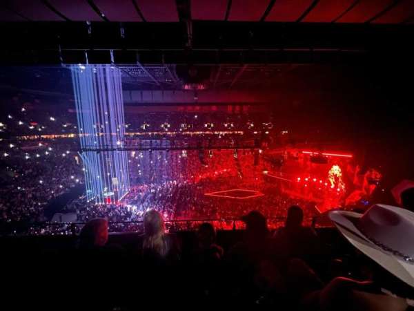 Moda Center, bloc: 318, rangée: C, place: 5