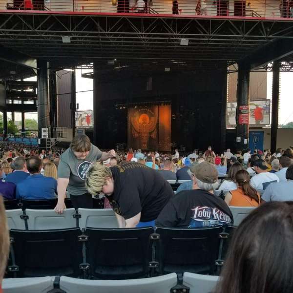 Credit Union 1 Amphitheatre, bloc: 203, rangée: mmm, place: 19-22