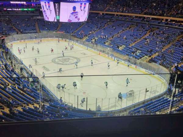 Madison Square Garden, bloc: 414, rangée: 2, place: 13