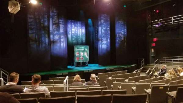 Laura Pels Theatre, bloc: Orchestra, rangée: N, place: 9
