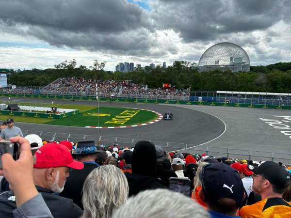 Circuit Gilles Villeneuve, bloc: 24, rangée: H, place: 13