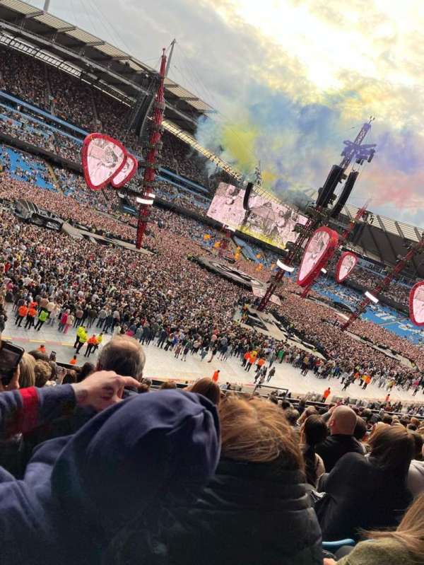 Etihad Stadium, Manchester, bloc: 110, rangée: 11, place: 241